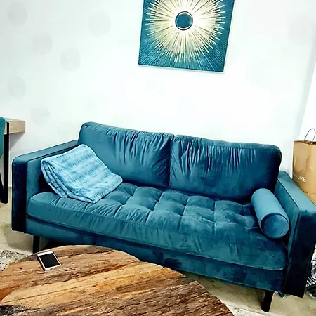 Chic And Cosy With A Pool 아파트 마닐바