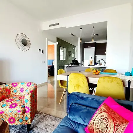 Chic And Cosy With A Pool 마닐바