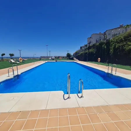 아파트 Chic And Cosy With A Pool *